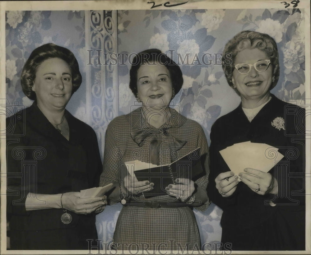 1961 Press Photo Members of women&#39;s Auxiallary of the Maud Ballington Booth home- Historic Images