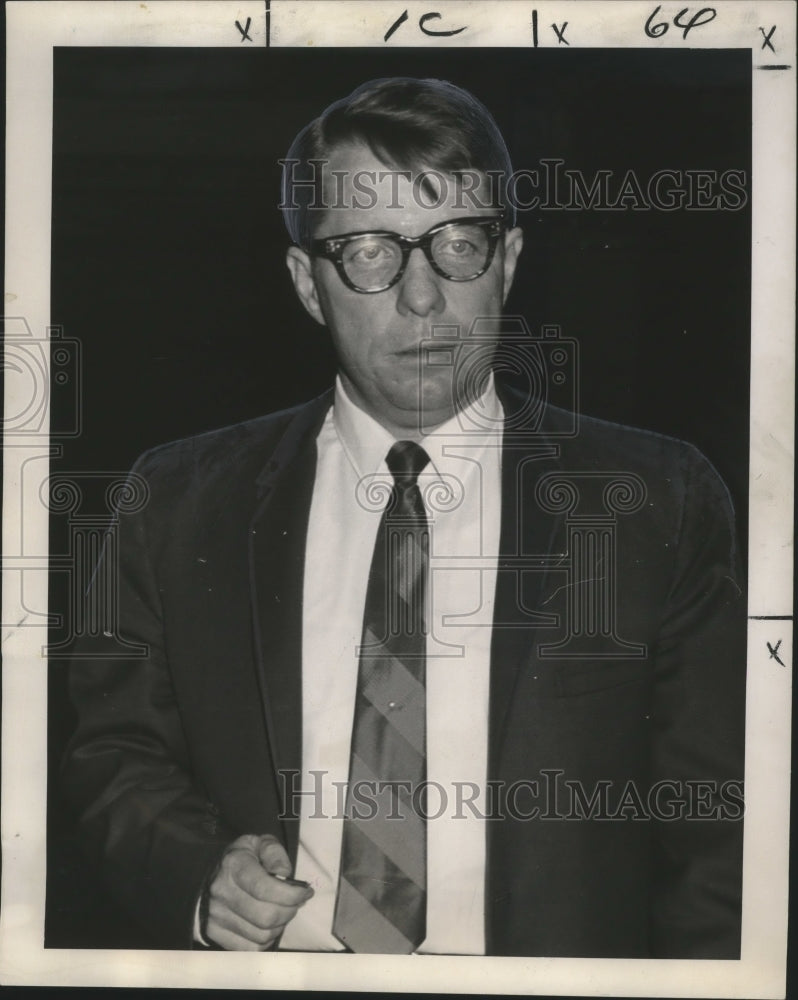 1969 Press Photo Assistant District Attorney James Alcock loses Shaw case.