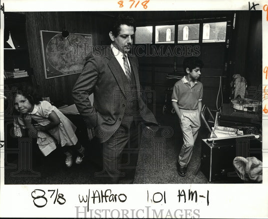 1983 Press Photo Former Nicaraguan consul Augustin Alfaro at home in Metairie.