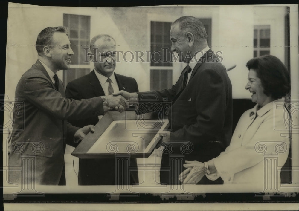 1966 Press Photo James Lovel &amp; Edwin Aldrin Give Space Photo to Pres. Johnson- Historic Images