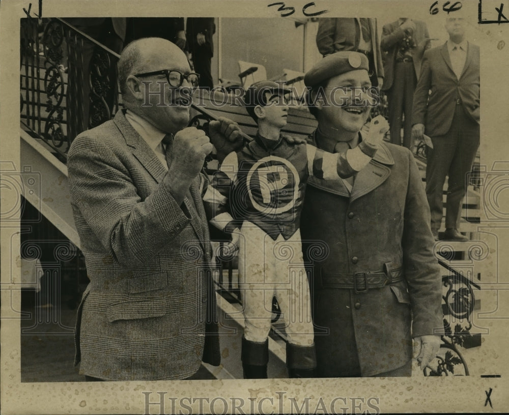 1971 Press Photo Mayor James Allen and Mayor Kirby Roy of Mansura - noa12200- Historic Images