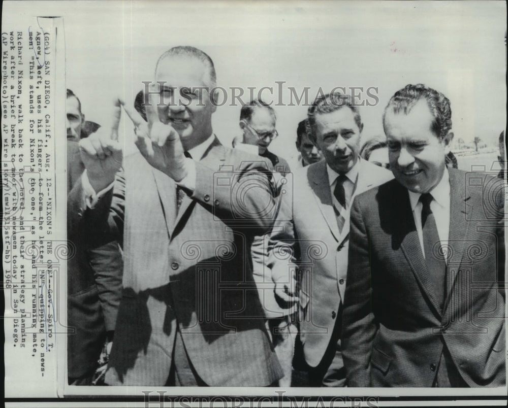 1968 Press Photo Gov. Spiro Agnew with running mate Richard Nixon at San Diego.- Historic Images