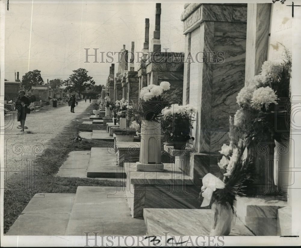 1966 Press Photo Flowers in Greenwood Cemetery on All Saints Day - noa12857- Historic Images