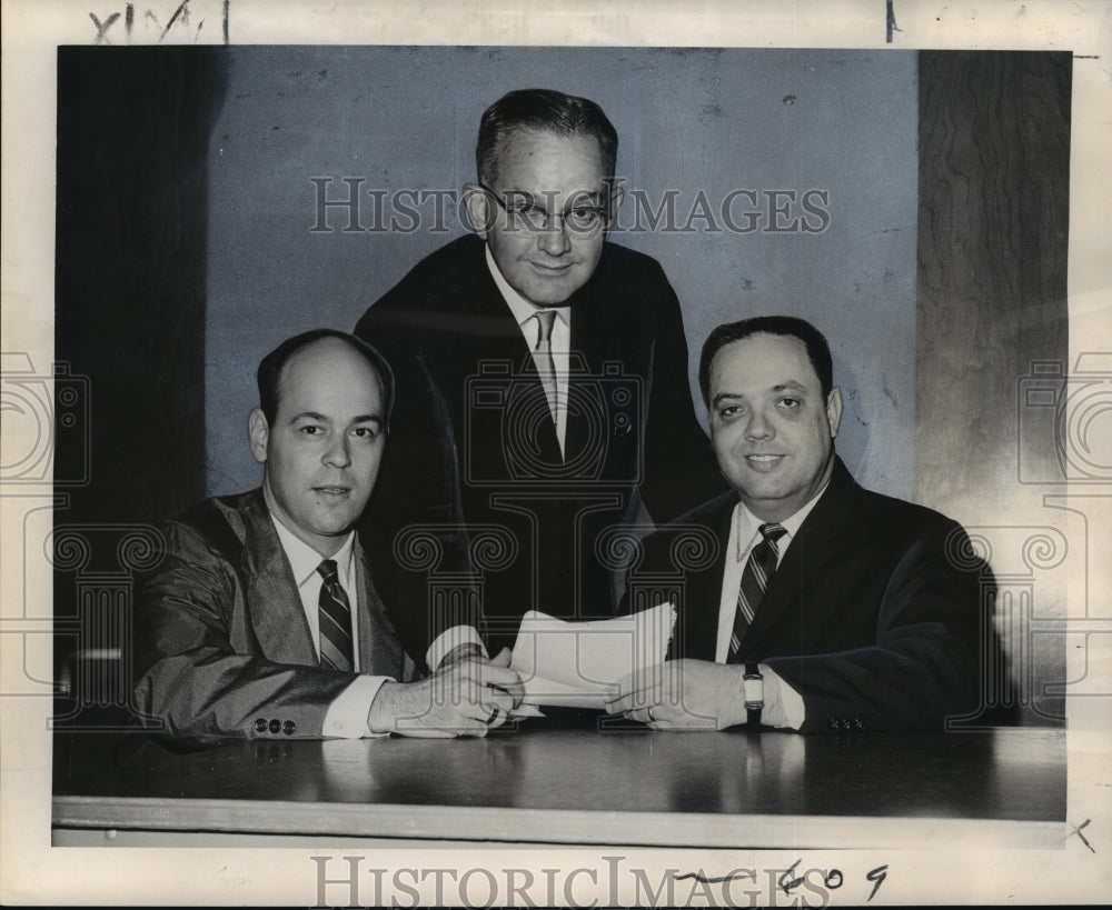 1965 Press Photo New officers of the Friends of the new Orleans Public Library- Historic Images