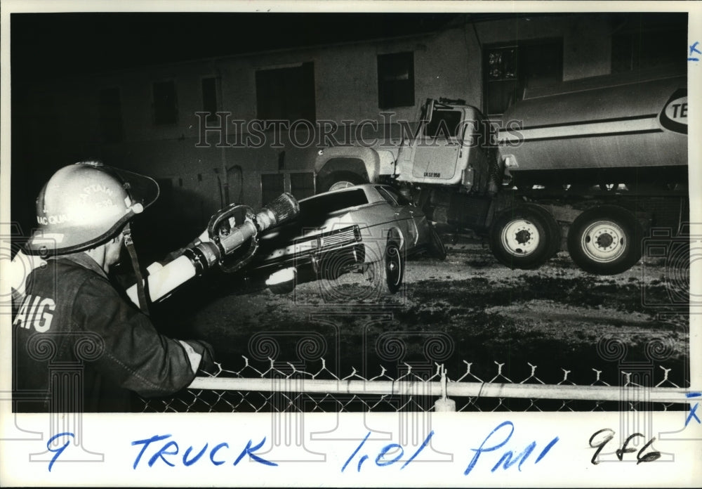 1982 Press Photo Automobile accident between car and truck - noa12998