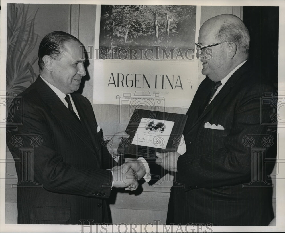 1967 Press Photo Ambassador Alvaro C. Alsogaray with T. Sterling Dunn.- Historic Images