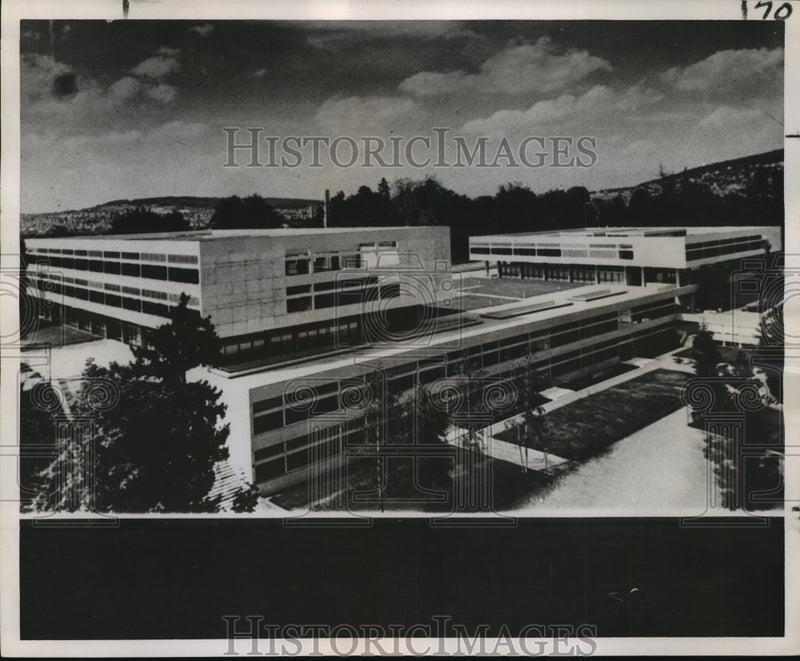Load image into Gallery viewer, 1963 Press Photo A newly completed secondary school in Amsterdam, Switzerland.

