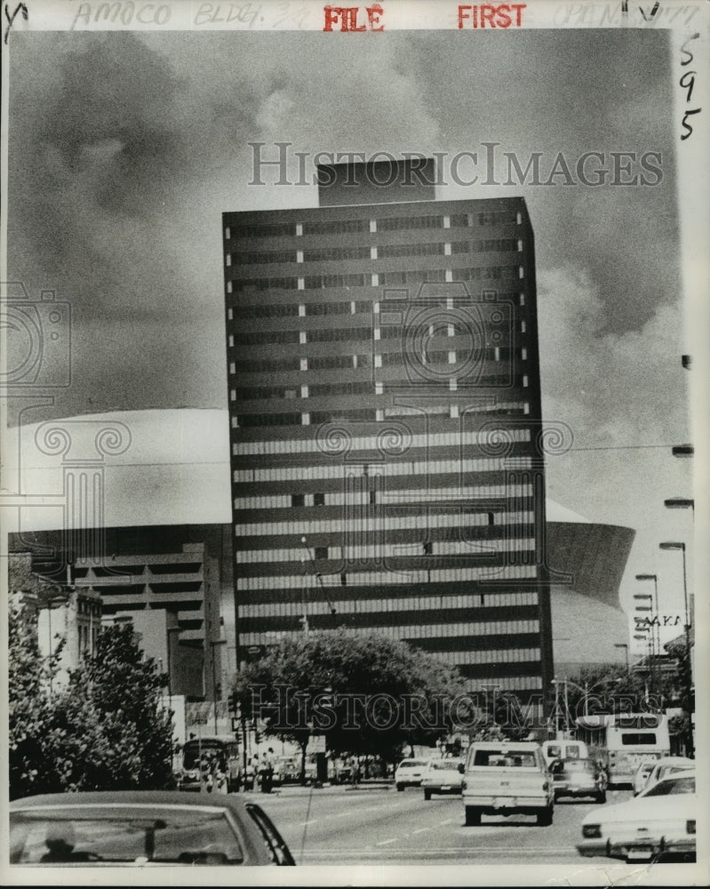 Load image into Gallery viewer, 1977 Press Photo Amoco Building- Dedication on June 20, 1977. - noa13969
