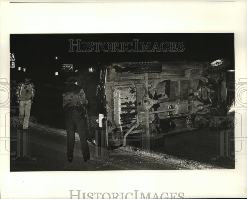 Load image into Gallery viewer, 1982 Press Photo Auto Accident- Trooper David Miller on Berwick and Causeway
