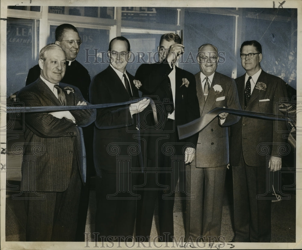 1955 Press Photo New Main office of Progressive Bank and Trust Company - Historic Images