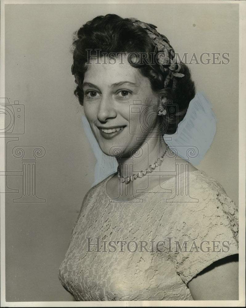 Load image into Gallery viewer, 1960 Press Photo Mrs. Walthon Brandt new President of the Garden Bugs

