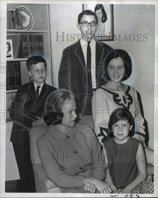 1967 Press Photo Robert J. Bannon and Family - noa15601