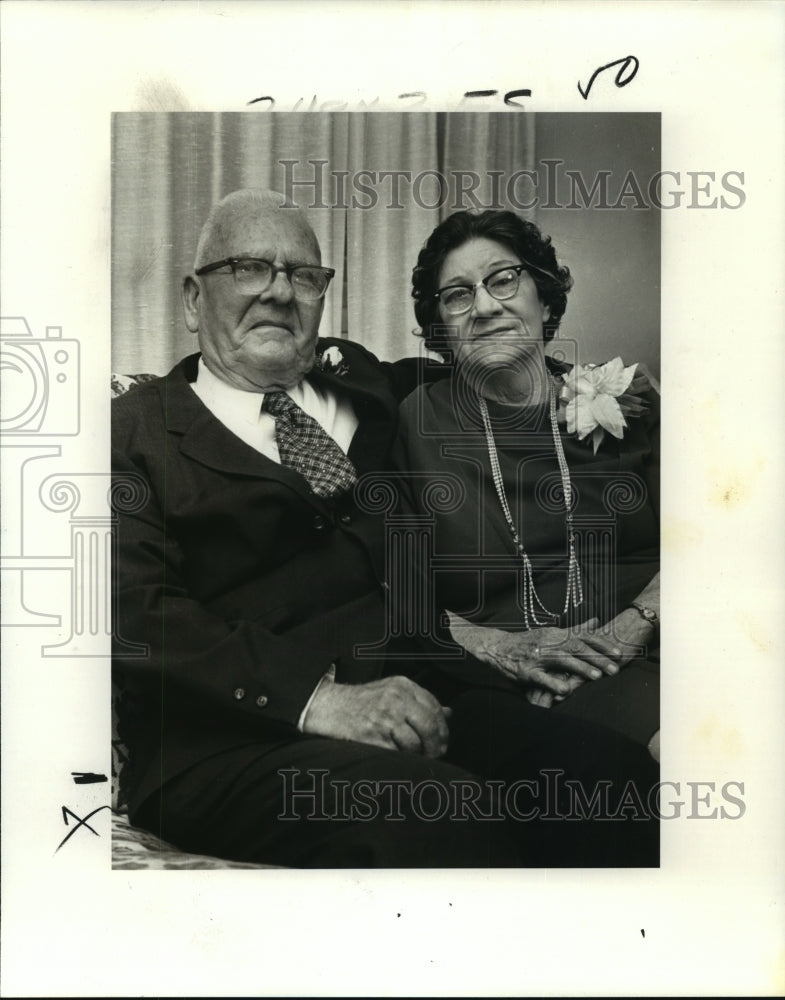 Load image into Gallery viewer, 1979 Press Photo Mr. and Mrs. John Althans after celebrating Golden anniversity
