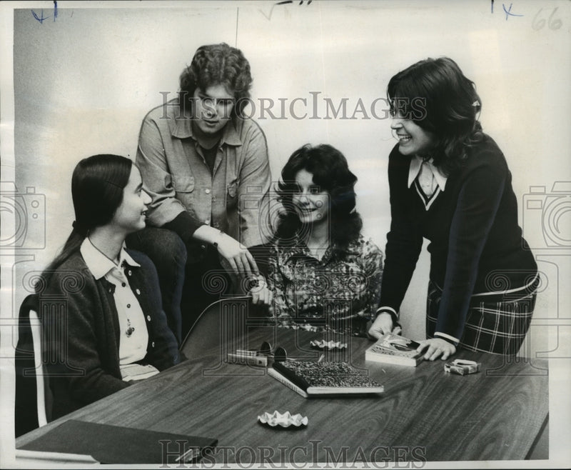 Load image into Gallery viewer, 1973 Press Photo Dean Florence Andre, Margaret Miller, Kai Liskow, Karen Meador
