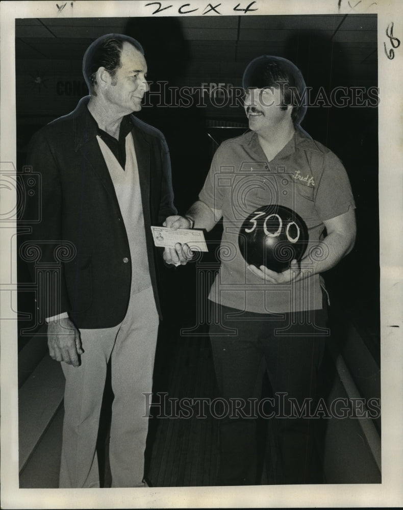 1974 Press Photo Bowler Fred Anson Jr. Honored for 300 Game by J.C. Glaudi- Historic Images