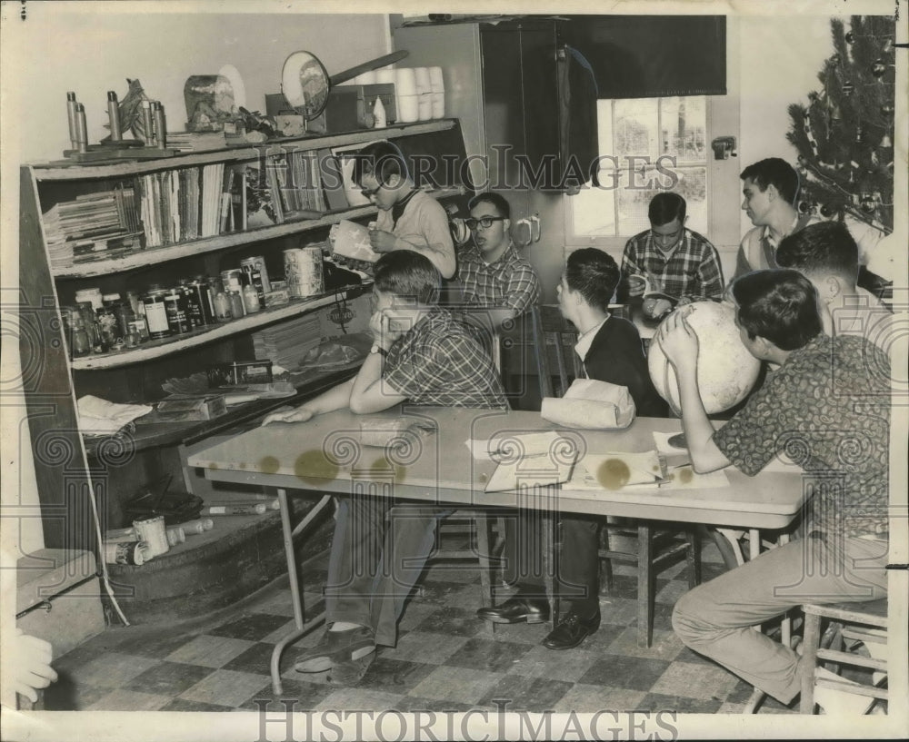 1967 Press Photo Association for Retarded Children, Inc. - New Orleans Classroom- Historic Images