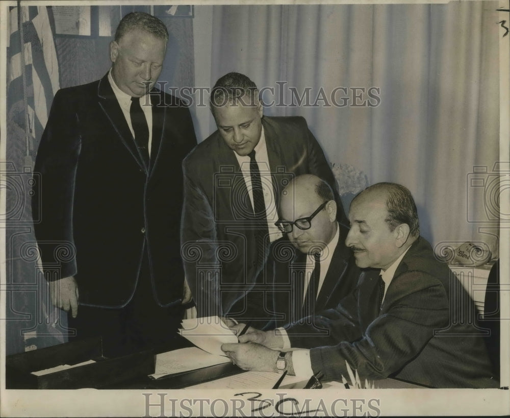 1963 Press Photo Association for Retarded Children, Inc - Rent Agreement Signing- Historic Images