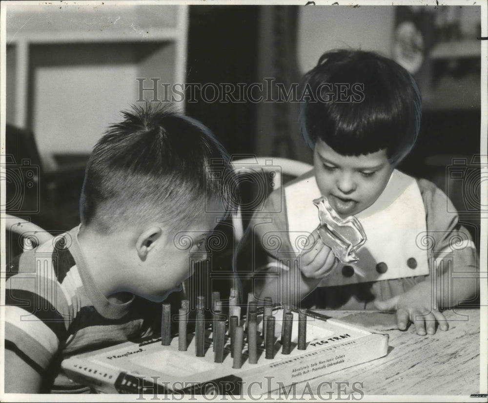 1967 Press Photo Association for Retarded Children - Children Play a Game