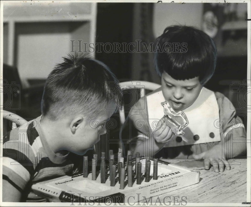 Load image into Gallery viewer, 1967 Press Photo Association for Retarded Children - Children Play a Game
