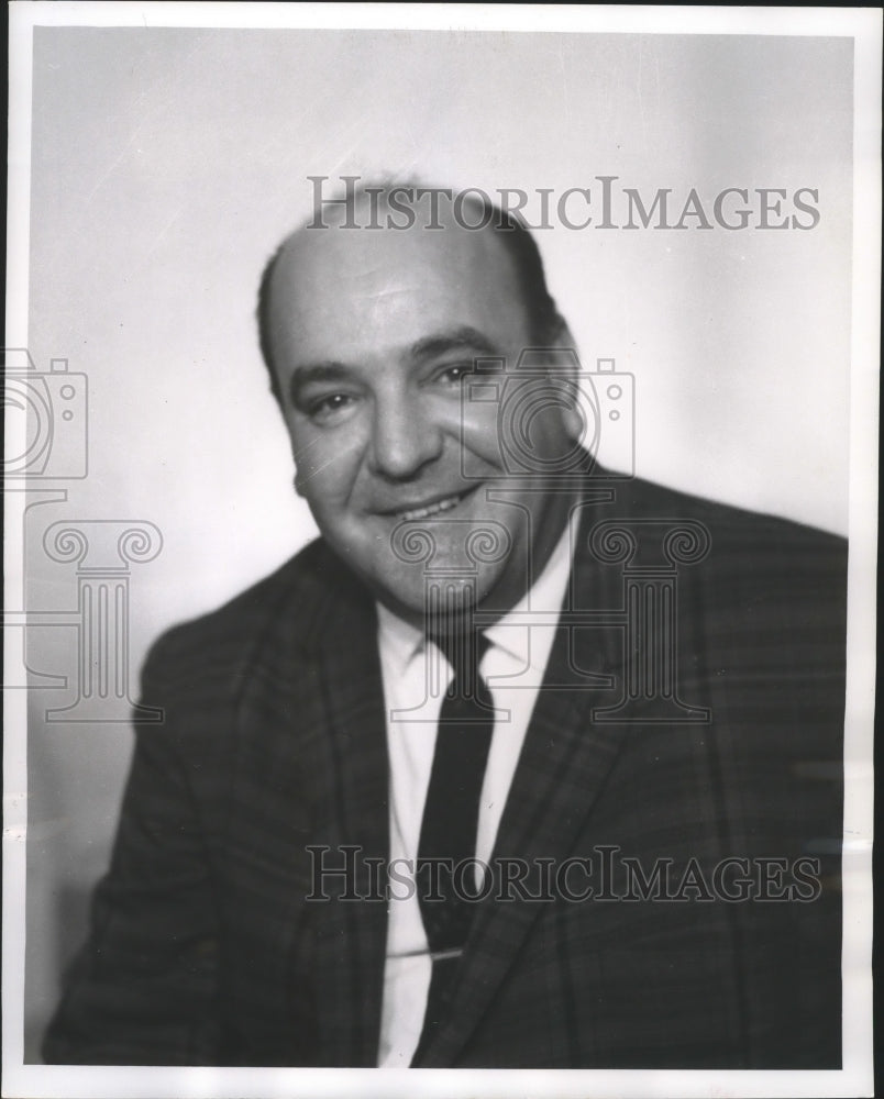 1964 Press Photo Loyola University - Henry Asher, Student Union Director- Historic Images
