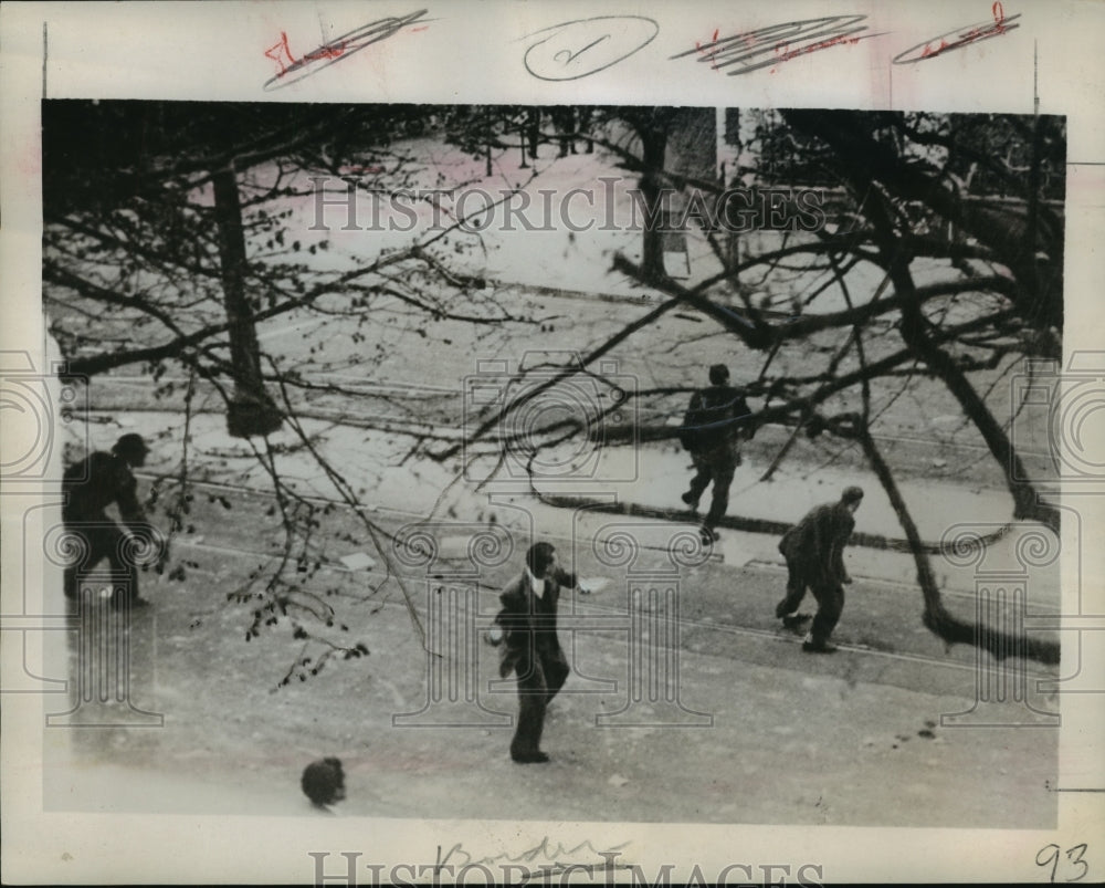  Press Photo Demonstrators Against President Juan D. Perou in Argentina- Historic Images