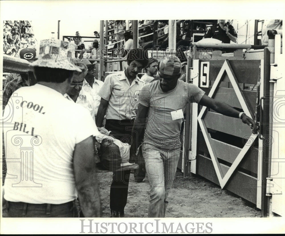 1981 Press Photo Louisiana State Penitentiary - Injured Rodeo Participant- Historic Images