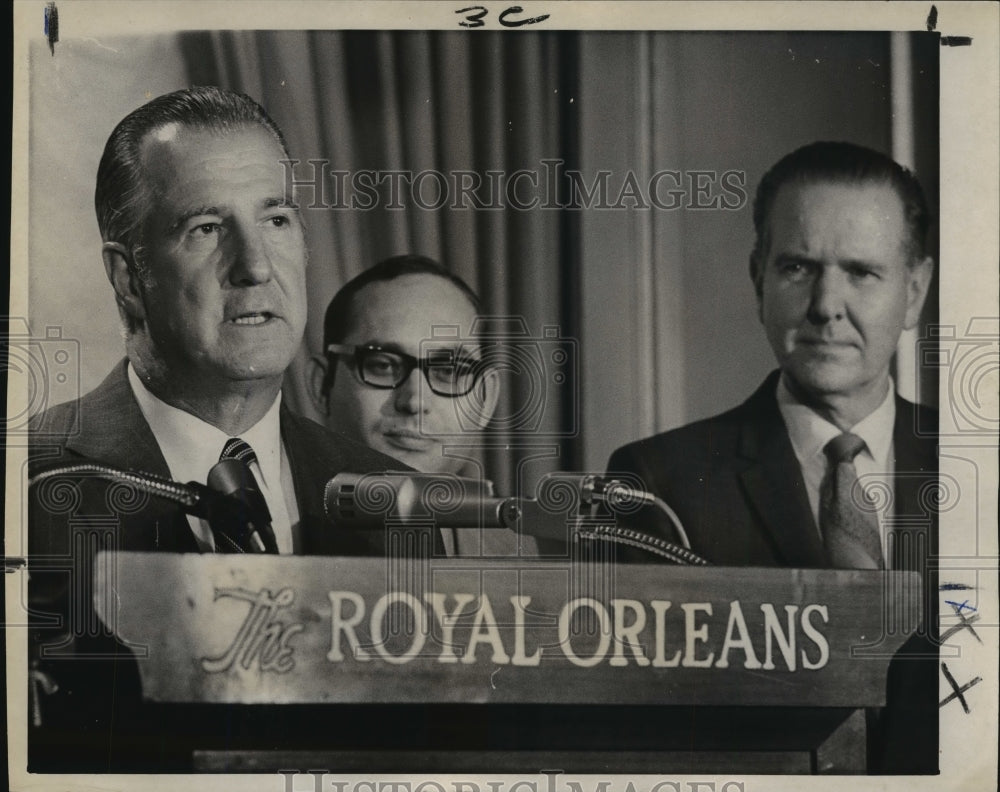 1970 Press Photo Spiro Agnew, James Holshouser, and Charles De Gravelles