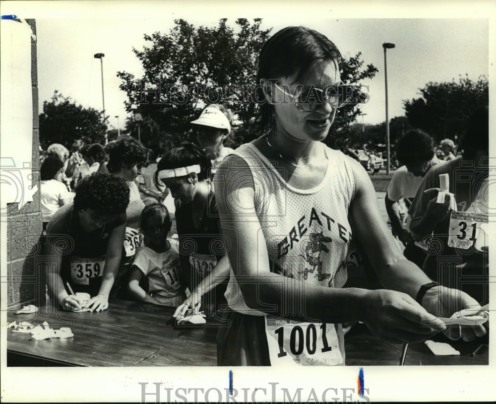 1985 Press Photo Valerie Andrews, La Primavera Race Director - noa19071- Historic Images