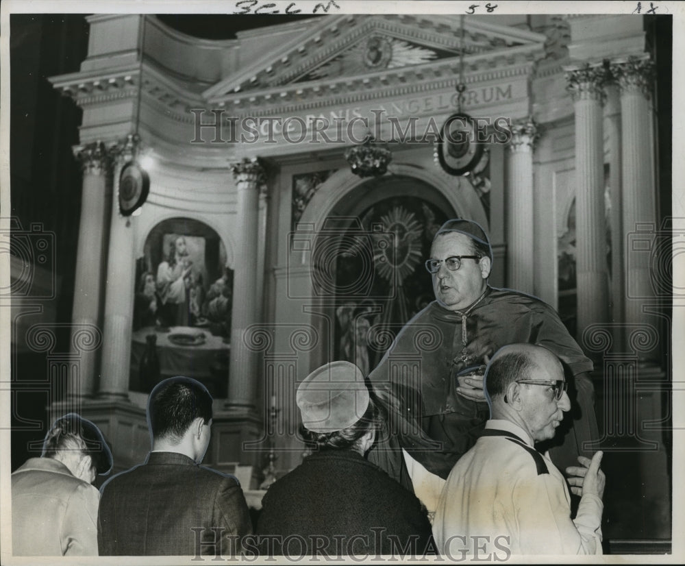 1964 Press Photo New Orleans - Archbishop John Cody at Lent, St. Louis Cathedral- Historic Images