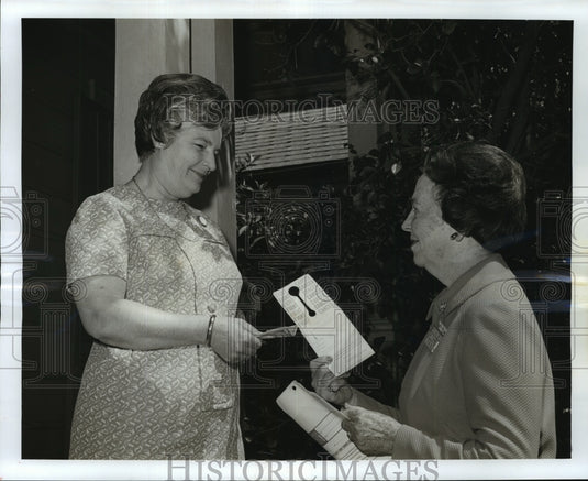 1973 Press Photo American Cancer Society- Isidore Ariatti, Mrs. Charles Richards
