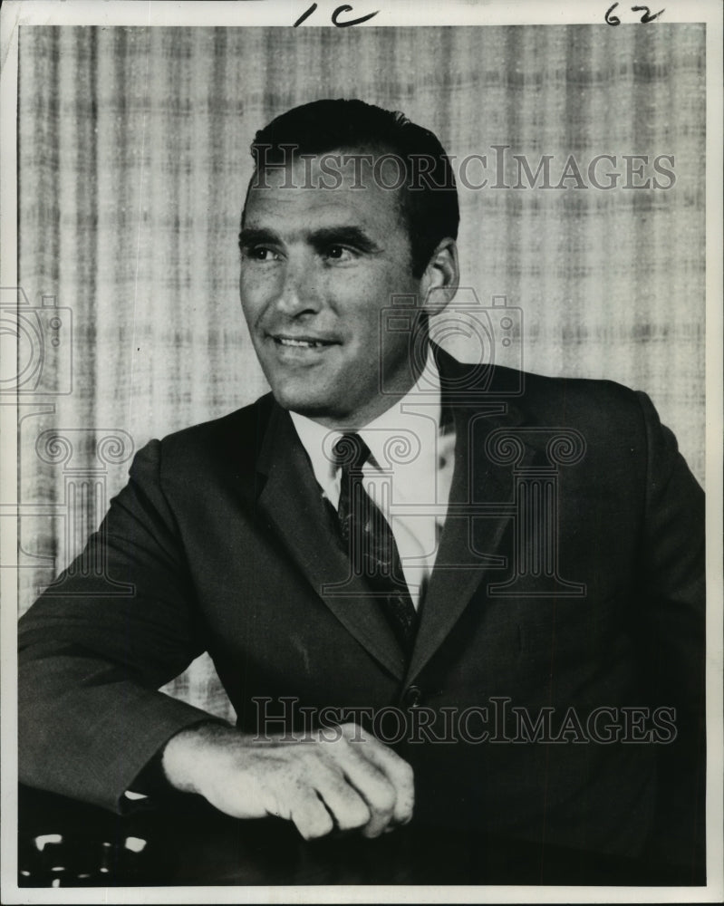 1967 Press Photo Jon Arnett, Businessman Former Rams &amp; Bears Football Player- Historic Images