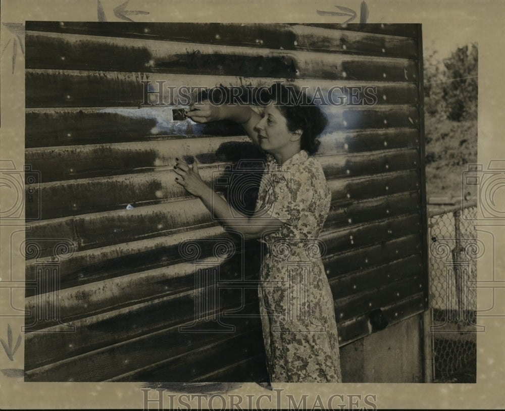 1947 Press Photo Mrs. C.L. Stiffell&#39;s House Turned Black from Fumes, New Orleans- Historic Images