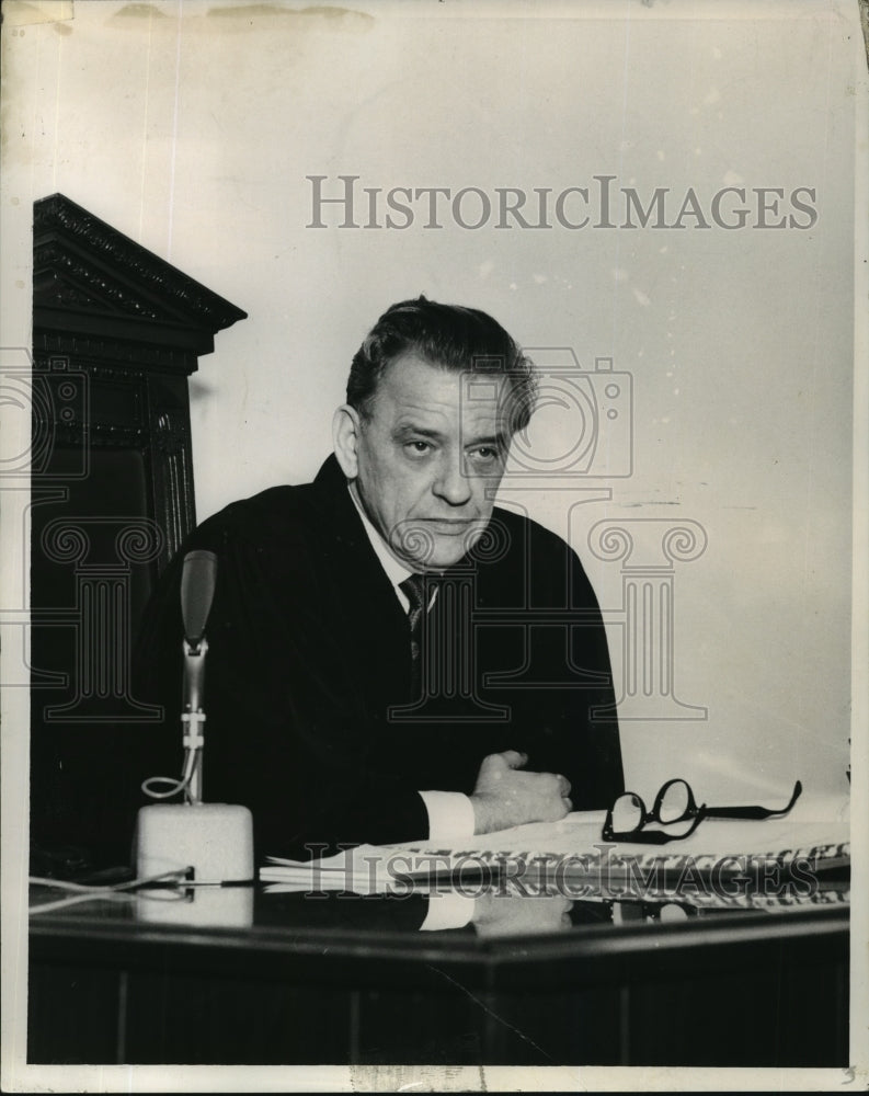 1967 Press Photo Judge Matthew S. Braniff at His Desk- Historic Images