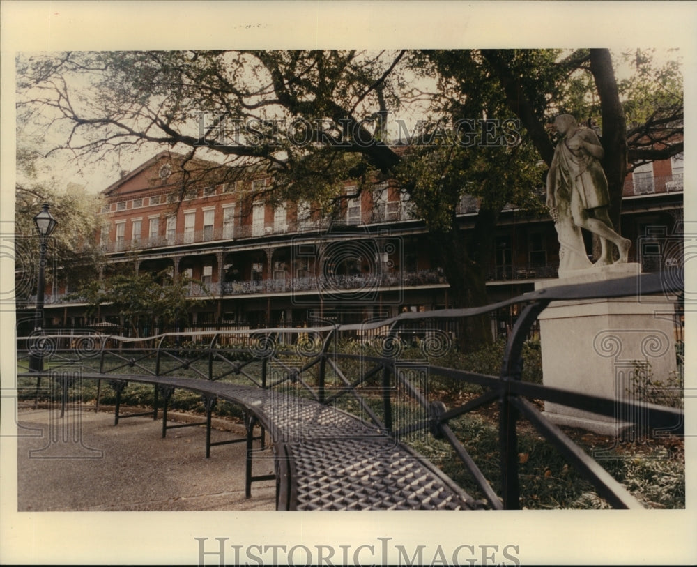  Press Photo Audubon Park Zoo - Statue and Building, New Orleans, Louisiana- Historic Images