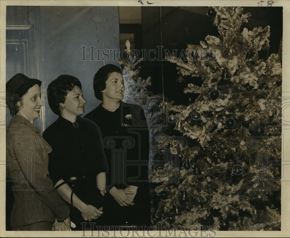  Press Photo Mrs. Charles Gremellion, Mrs. Daniel Luke &amp; Mrs. George Baccich Jr.- Historic Images