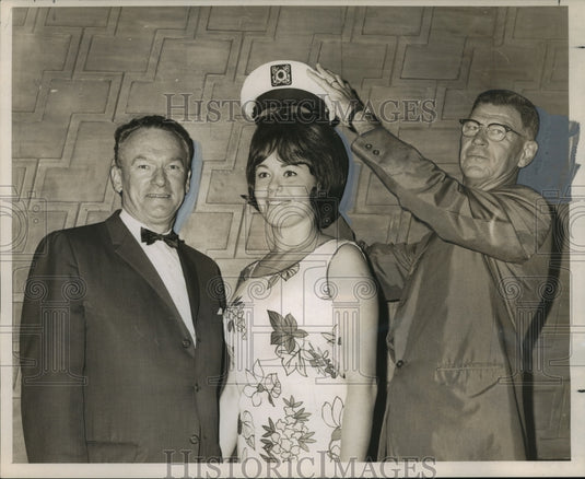 1965 Press Photo Cathy Bagnell Crowned Miss Safe Boating Week by RE Blanchard Jr