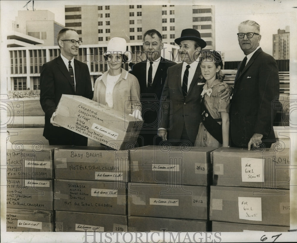 1966 Press Photo New Orleans - Beautification Program Flower Seeds Arrive - Historic Images