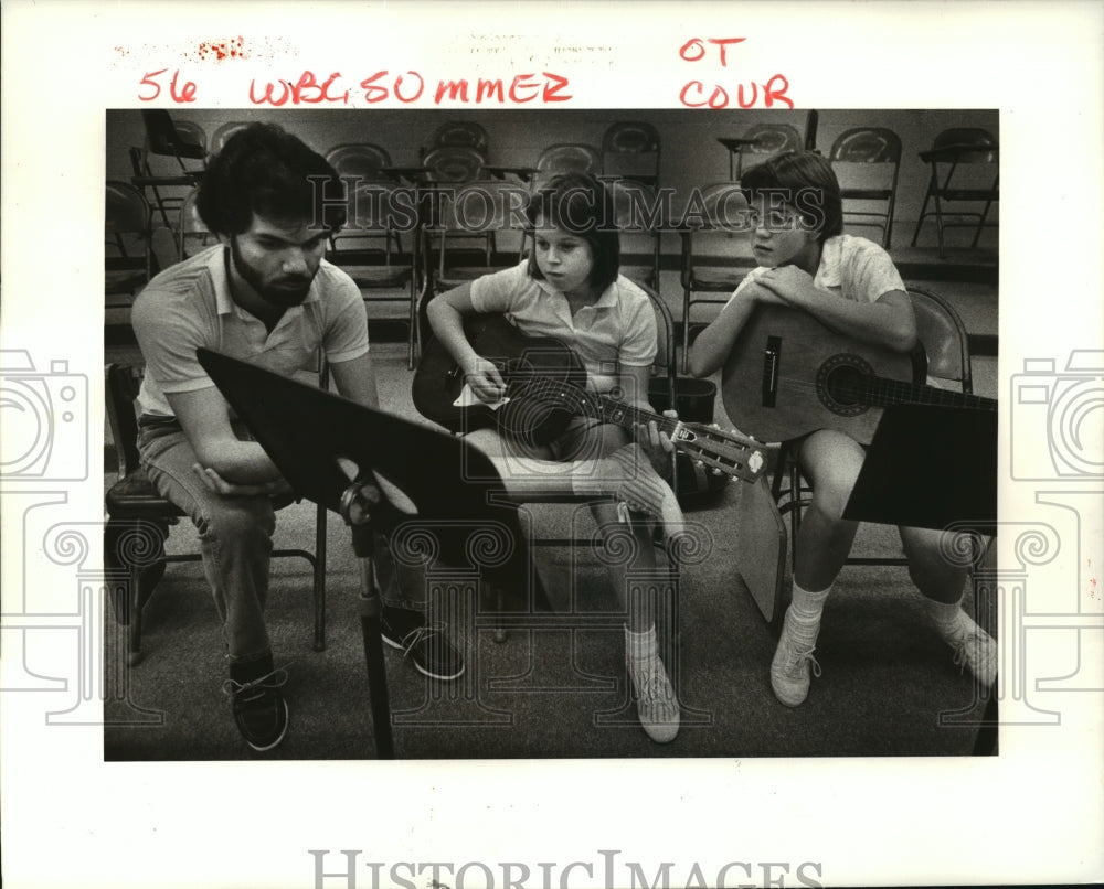 1985 Press Photo Barry Ciaccio Gives Natalie Newman Lessons, Arabi Park School- Historic Images