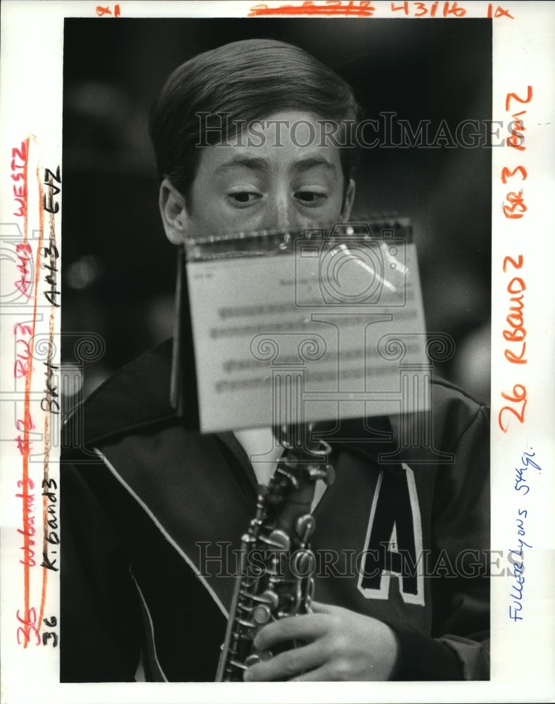 1987 Press Photo Aurora Gardens Academy band, Fuller Lyons practices saxophone- Historic Images