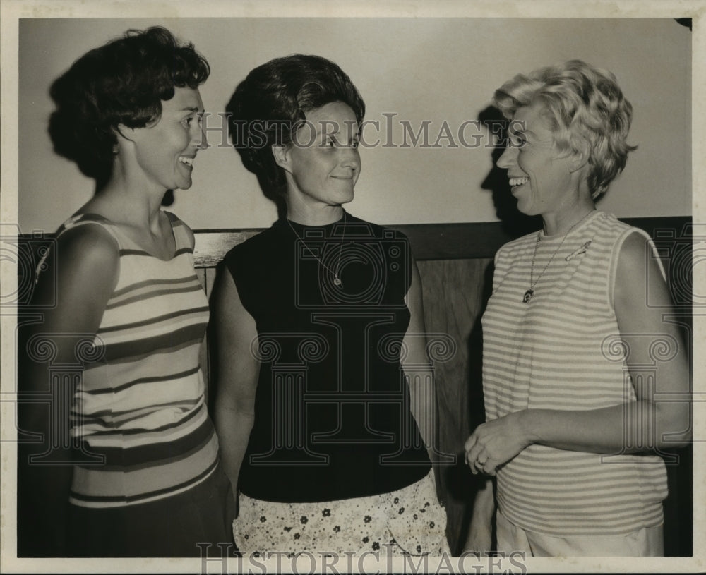 1971 Press Photo Mrs. H. Penton, Mrs. H. Hirsch, Mrs. Barber, and Mrs. Richoux