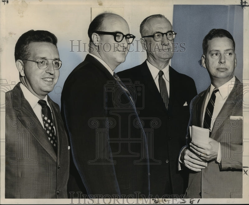 Load image into Gallery viewer, 1959 Press Photo United States Savings Bond Drive - Principals at Event
