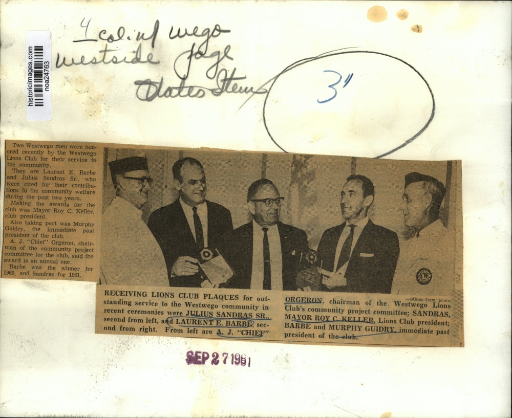 1961 Press Photo Two Receive Lions Club Plaques for Service in Westwego