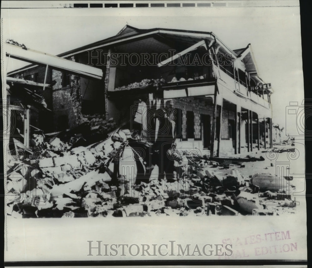1968 Press Photo Merkering, Australia, Destruction After Earthquake - noa25069
