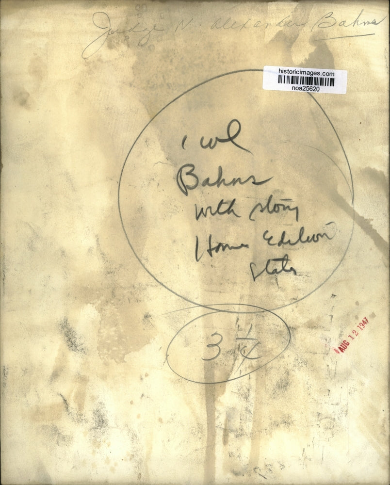 1947 Press Photo Judge W. Alexander Bahns smiles and claps his hands - noa25620