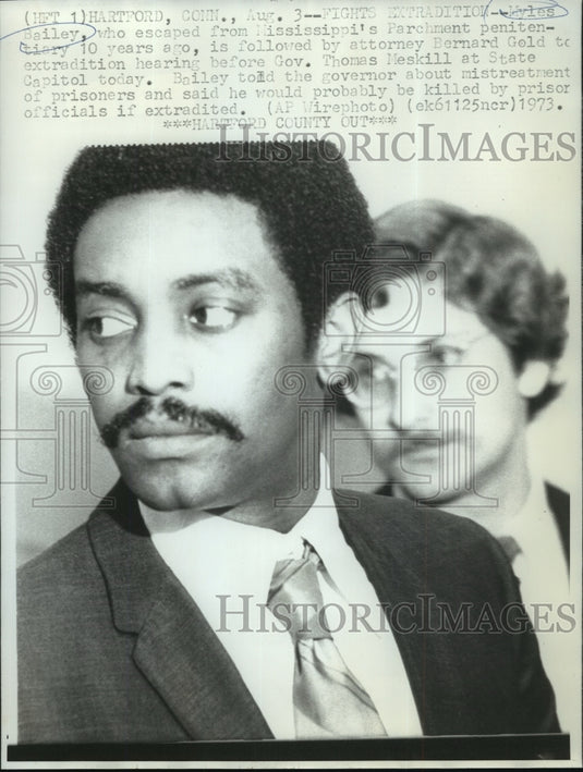 1973 Press Photo Myles Bailey with Attorney Bernard Gold Fights Extradition- Historic Images