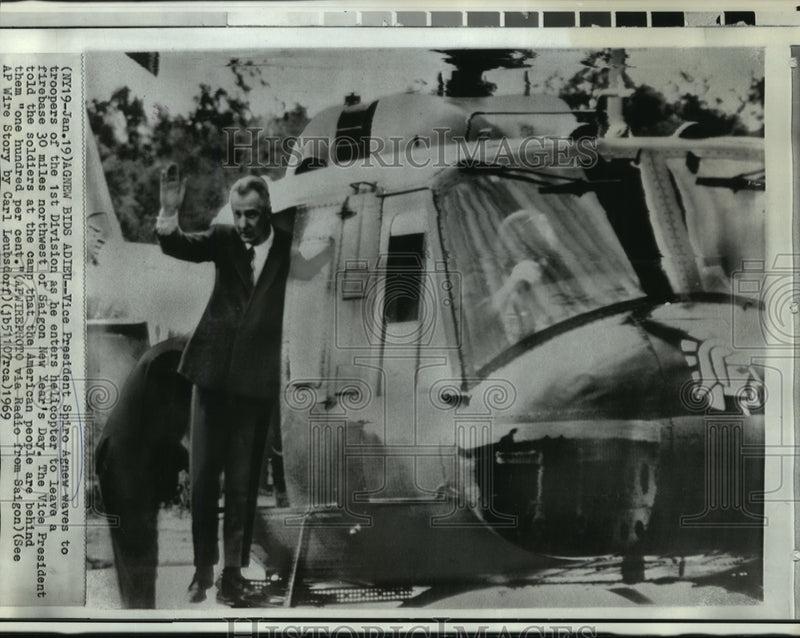 Load image into Gallery viewer, 1969 Press Photo Spiro Agnew, Vice President, in Helicopter, Saigon, Vietnam
