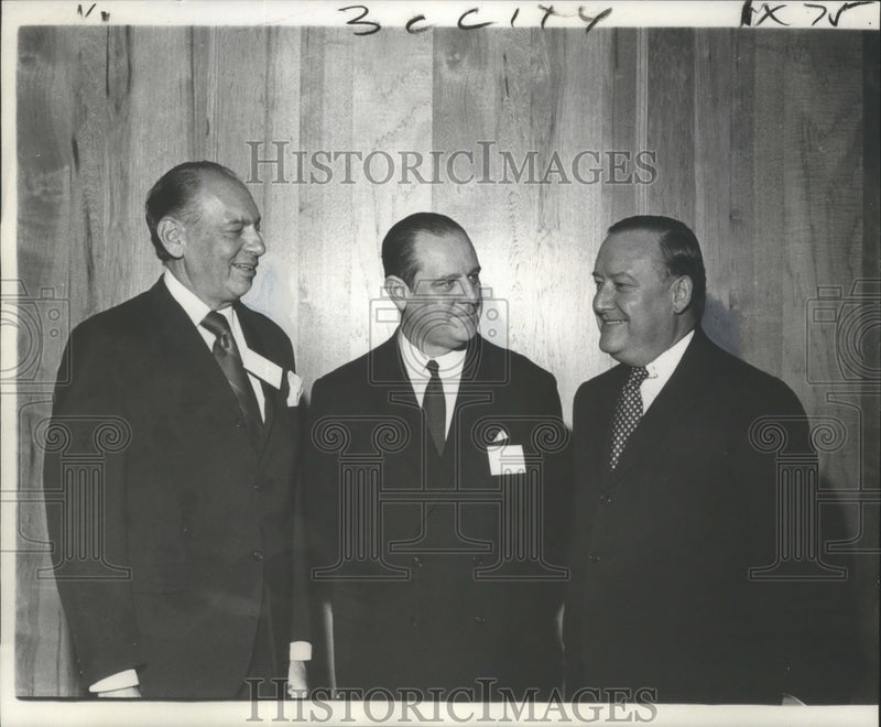 Load image into Gallery viewer, 1972 Press Photo Raymond Barre, Dr. Werner Feld, Eads Poitevent - noa25957
