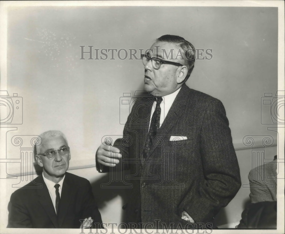 1967 Press Photo Walter Barnett, Attorney Representing Magnolia Pach- Historic Images