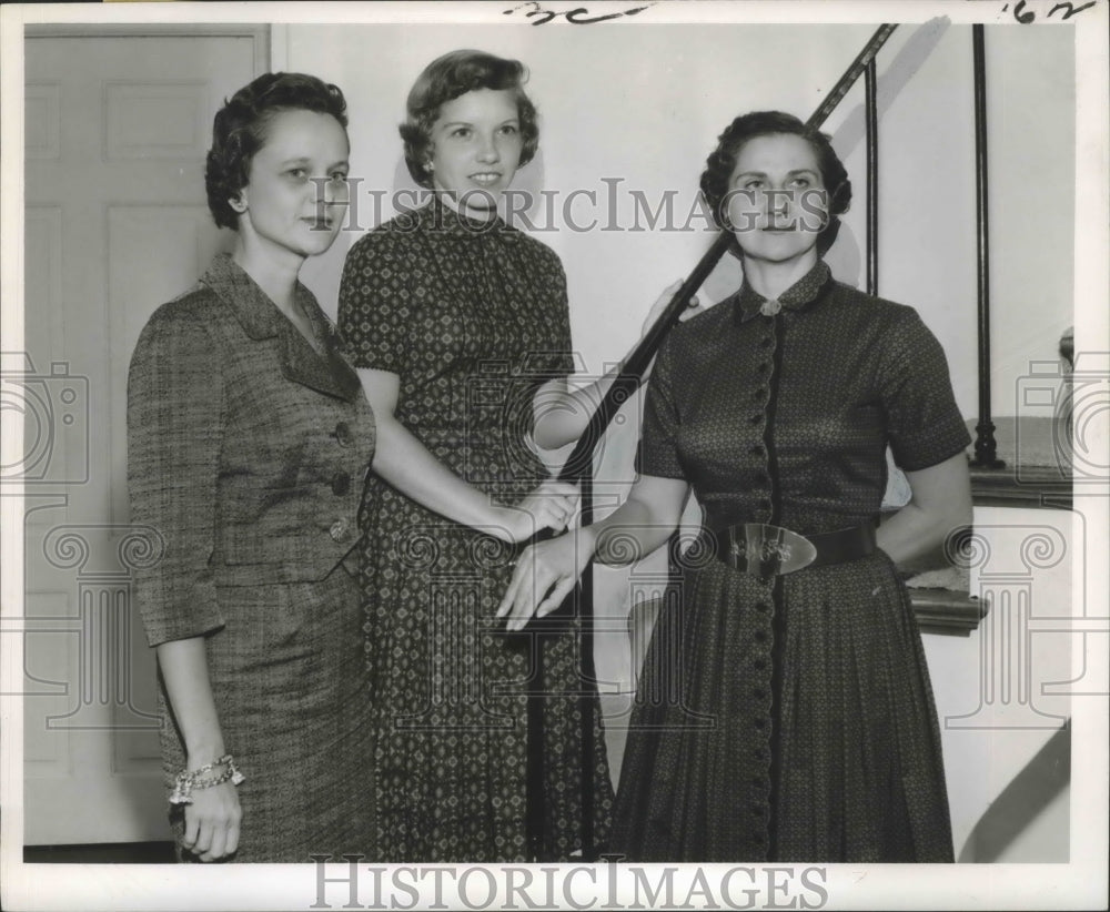 1960 Press Photo Workers Plan for Annual Children&#39;s Hospital Ball