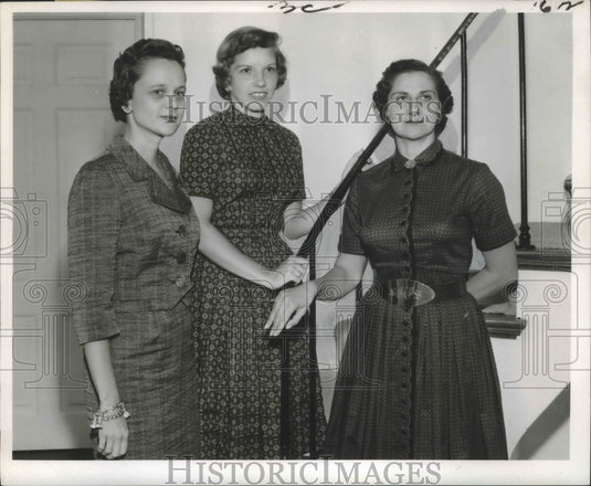 1960 Press Photo Workers Plan for Annual Children's Hospital Ball
